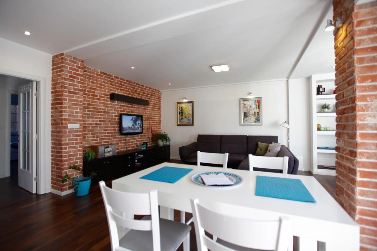 Brick Apartment On Macedonia Pedestrian Street Skopje Exteriér fotografie
