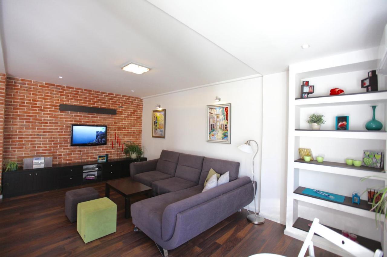 Brick Apartment On Macedonia Pedestrian Street Skopje Exteriér fotografie